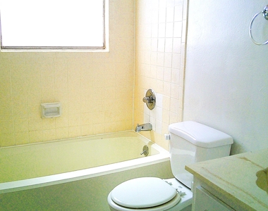 3022 E Glen Drive - Photo Thumbnail 14
