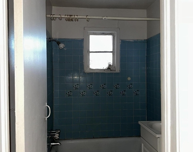 438 Duran Place - Photo Thumbnail 3