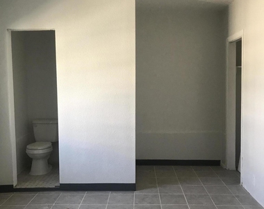 3111 Durazno Avenue - Photo Thumbnail 4