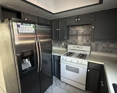 3249 Isla Morada Drive - Photo Thumbnail 2