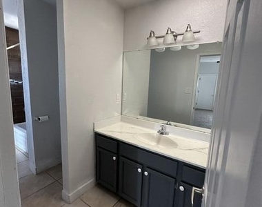 3249 Isla Morada Drive - Photo Thumbnail 10