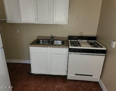 2825 Grant Avenue - Photo Thumbnail 7