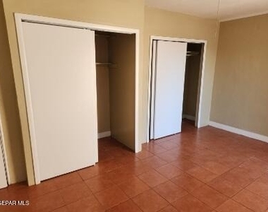 2825 Grant Avenue - Photo Thumbnail 9