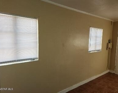 2825 Grant Avenue - Photo Thumbnail 8