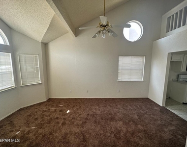 1411 Luz De Camino Way - Photo Thumbnail 1