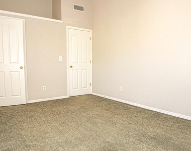 7481 Umbria Drive - Photo Thumbnail 17