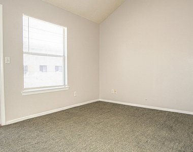 7481 Umbria Drive - Photo Thumbnail 12