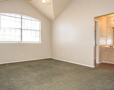 7481 Umbria Drive - Photo Thumbnail 20