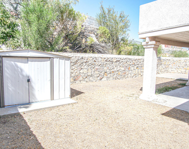 7481 Umbria Drive - Photo Thumbnail 28