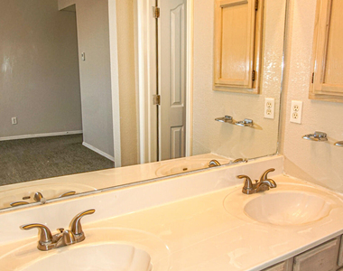 7481 Umbria Drive - Photo Thumbnail 22