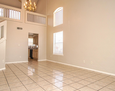 7481 Umbria Drive - Photo Thumbnail 6