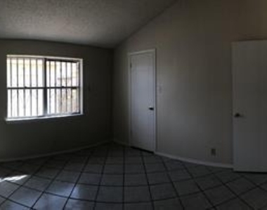 10222 Niagara Falls Place - Photo Thumbnail 8