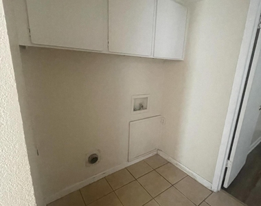 815 Silvestre Road - Photo Thumbnail 5
