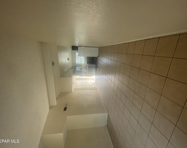 815 Silvestre Road - Photo Thumbnail 6