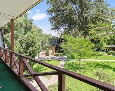 350 Thunderbird Drive - Photo Thumbnail 12