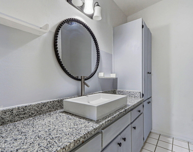 8408 Mineola Drive - Photo Thumbnail 15
