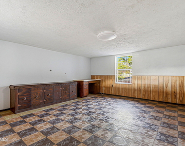 8408 Mineola Drive - Photo Thumbnail 13