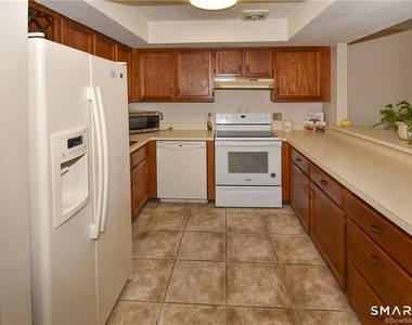 605 Spring Meadow Road - Photo Thumbnail 2