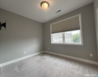 39 Eden Avenue - Photo Thumbnail 7
