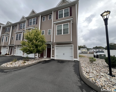 39 Eden Avenue - Photo Thumbnail 10