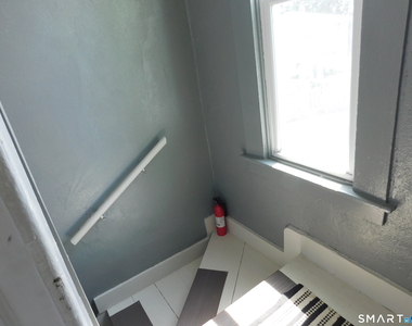 451 Circular Avenue - Photo Thumbnail 5