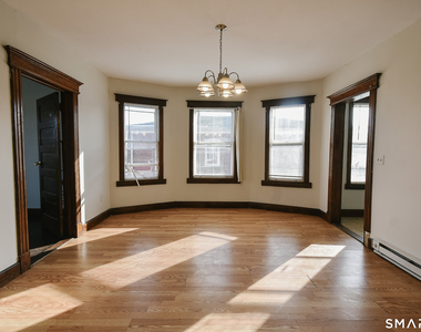 247 Franklin Avenue - Photo Thumbnail 1