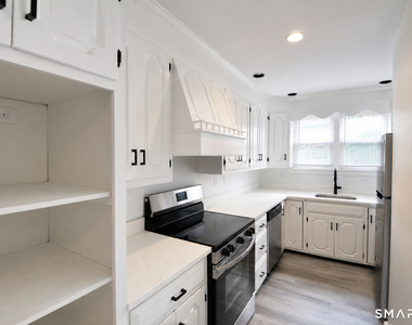 762 Howe Avenue - Photo Thumbnail 7