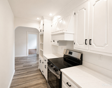 762 Howe Avenue - Photo Thumbnail 9