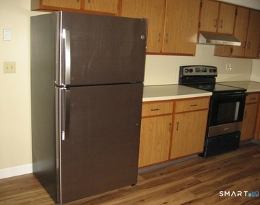 975 Meriden Road - Photo Thumbnail 5
