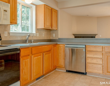 47 Tunxis Street - Photo Thumbnail 6