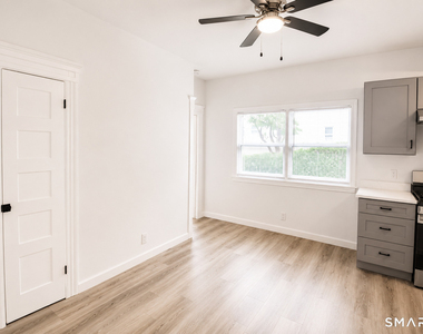 760 Howe Avenue - Photo Thumbnail 9