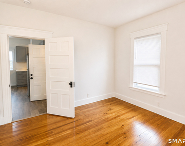760 Howe Avenue - Photo Thumbnail 15
