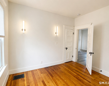 760 Howe Avenue - Photo Thumbnail 14