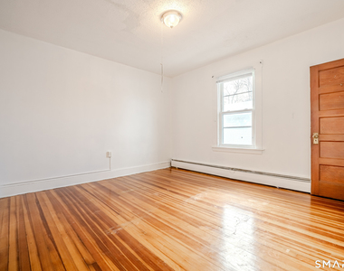 422 Allen Street - Photo Thumbnail 4