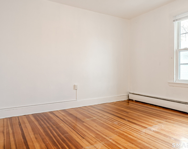 422 Allen Street - Photo Thumbnail 6