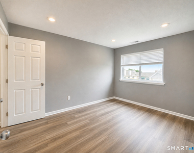 37 Country Place - Photo Thumbnail 8