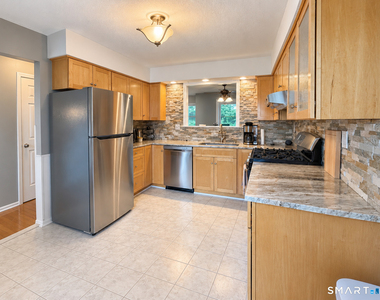 37 Country Place - Photo Thumbnail 2