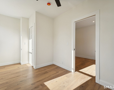 21 Soundview Avenue - Photo Thumbnail 15