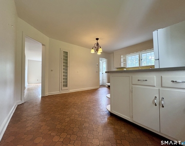 2727 Boston Post Road - Photo Thumbnail 5