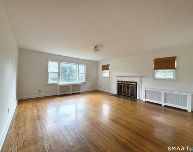 2727 Boston Post Road - Photo Thumbnail 3