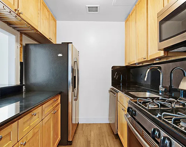 143 East 57th Street - Photo Thumbnail 1
