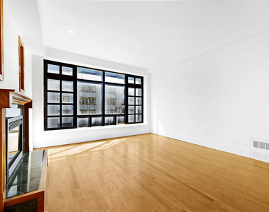 143 East 57th Street - Photo Thumbnail 2