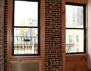324 East 52nd Street - Photo Thumbnail 4