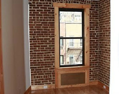 324 East 52nd Street - Photo Thumbnail 5
