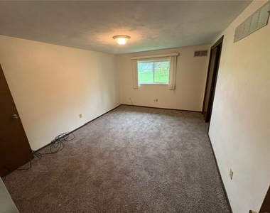 649-655 Robins Station Rd - Photo Thumbnail 5