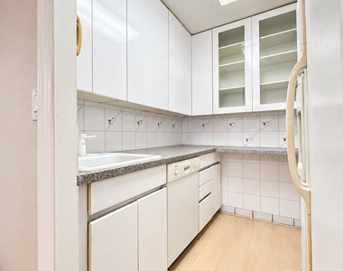 200 Rector Place - Photo Thumbnail 6