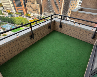 200 Rector Place - Photo Thumbnail 3