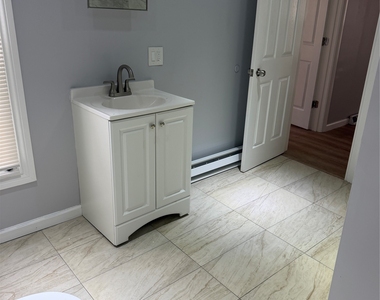 72 Saint Charles Street - Photo Thumbnail 16