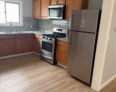 72 Saint Charles Street - Photo Thumbnail 21