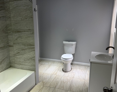 72 Saint Charles Street - Photo Thumbnail 14